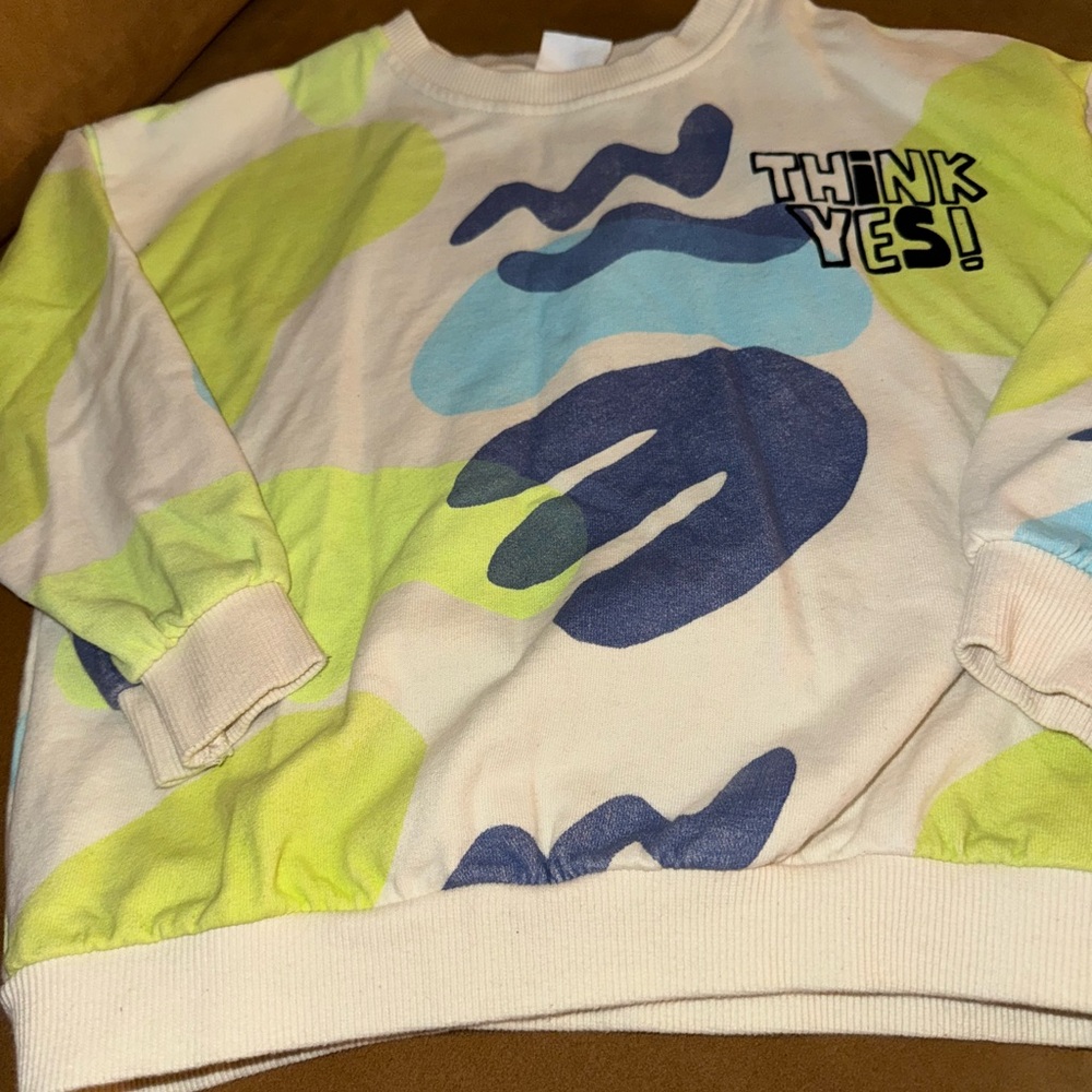 Boys Zara crewneck size 3-4. Like new. Worn once.